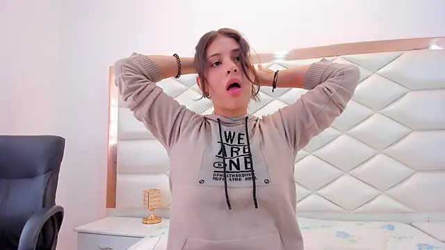 MiaQueen021 online show from 01-29-25, 03:15