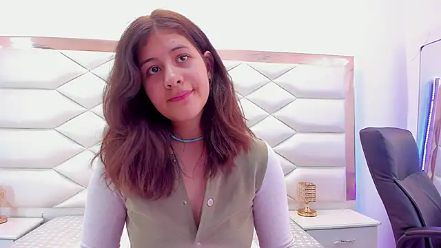 MiaQueen021 online show from 02-04-25, 03:36