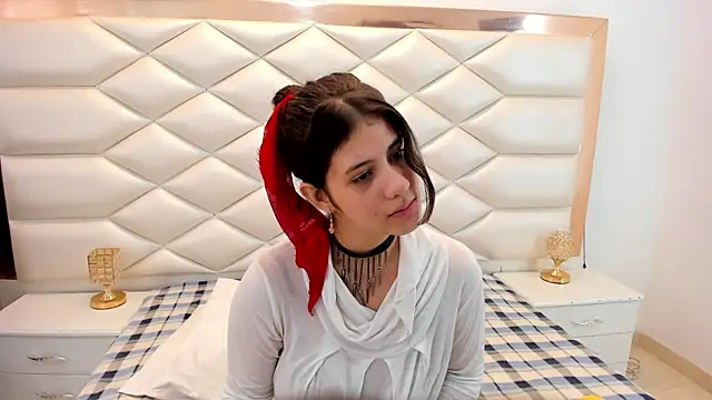 MiaQueen021 online show from 02-06-25, 03:31