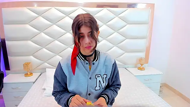 MiaQueen021 online show from 02-10-25, 12:39