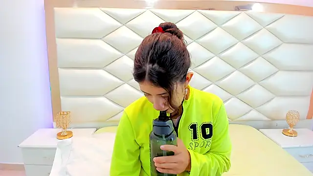 MiaQueen021 online show from 02-21-25, 12:28