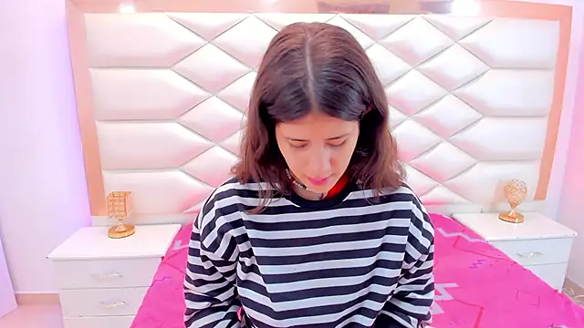 MiaQueen021 online show from 03-04-25, 12:22