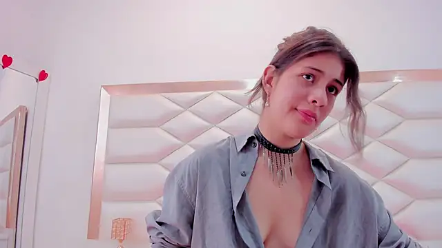 MiaQueen021 online show from 03-18-25, 06:37