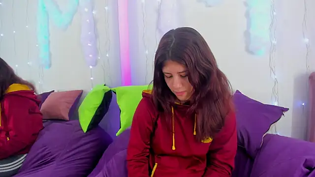 MiaQueen021 online show from 09-25-25, 02:21