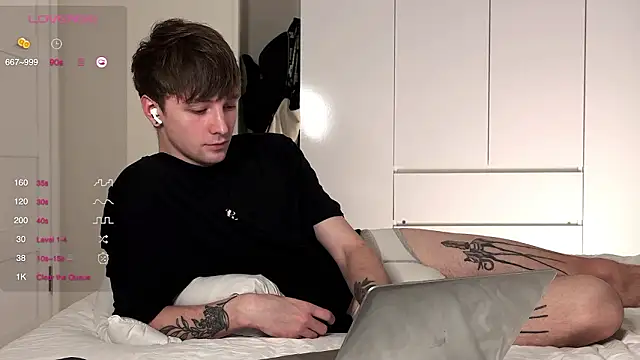 Snapshot of Calvin_Polanski chatting on 02-16-26, 05:42 Calvin Polanski online show from 02-16-26, 05:42