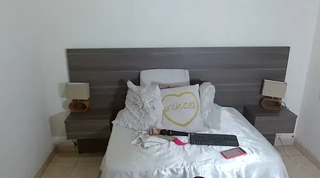 Snapshot of RAICHELLCOOPER1 chatting on 02-10-25, 10:51 RAICHELLCOOPER1 online show from 02-10-25, 10:51