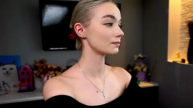 ileanacampbe online show from 02-03-25, 08:13