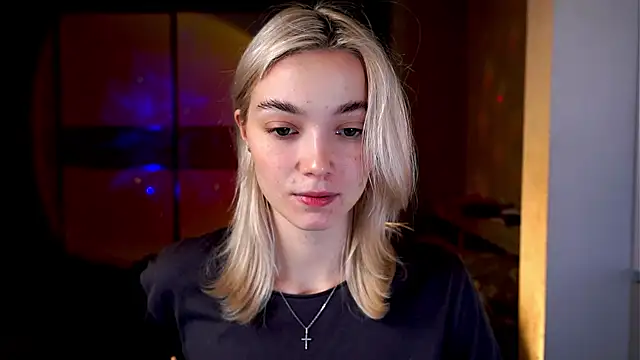 ileanacampbe online show from 03-07-25, 05:18