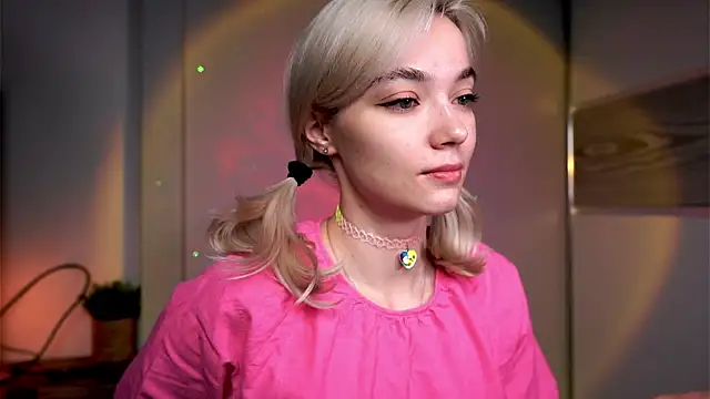 ileanacampbe online show from 03-13-25, 04:16