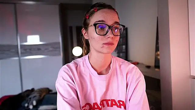 ileanacampbe online show from 10-25-25, 07:27