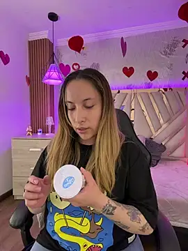 Snapshot of NyxAndria_1 chatting on 02-25-26, 01:15 NyxAndria 1 online show from 02-25-26, 01:15