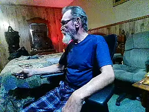 Snapshot of Aldick68 chatting on 03-19-25, 12:15 Aldick68 online show from 03-19-25, 12:15