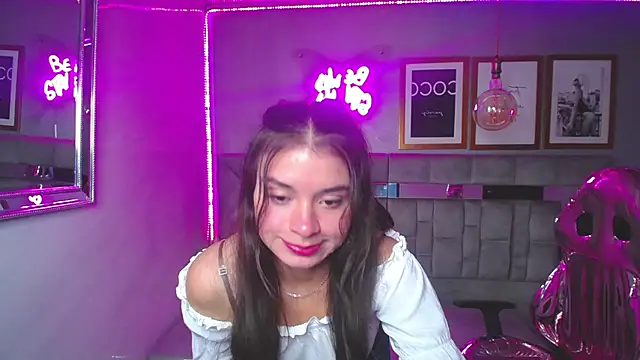 Snapshot of Sarita_v_ chatting on 01-22-25, 01:00 Sarita v online show from 01-22-25, 01:00