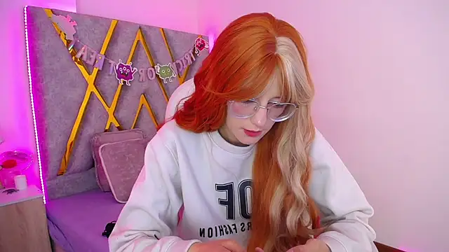 SussanHottye1  online show from 11-23-25, 11:54