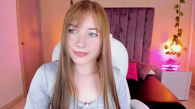 Dahlia Rousse online show from 09-15-25, 01:33