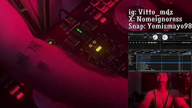 Snapshot of vittote chatting on 02-18-25, 10:58 vittote online show from 02-18-25, 10:58