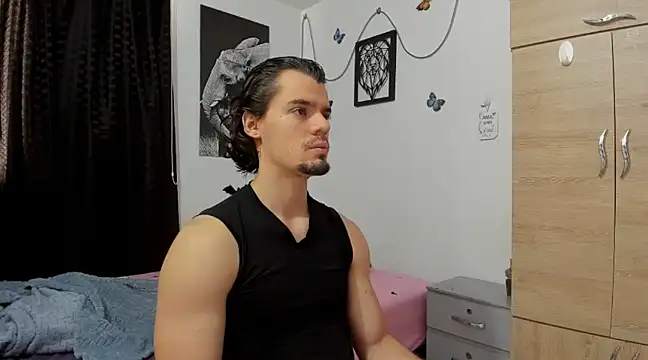 Snapshot of maxi_styles chatting on 02-14-25, 07:54 maxi styles online show from 02-14-25, 07:54