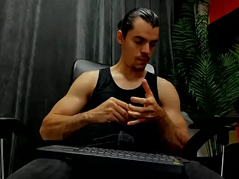 Snapshot of maxi_styles chatting on 02-14-26, 11:40 maxi styles online show from 02-14-26, 11:40