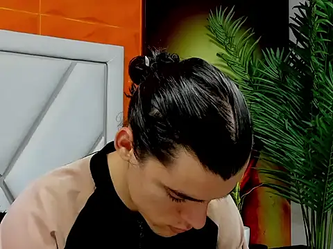 Snapshot of maxi_styles chatting on 02-17-26, 12:34 maxi styles online show from 02-17-26, 12:34