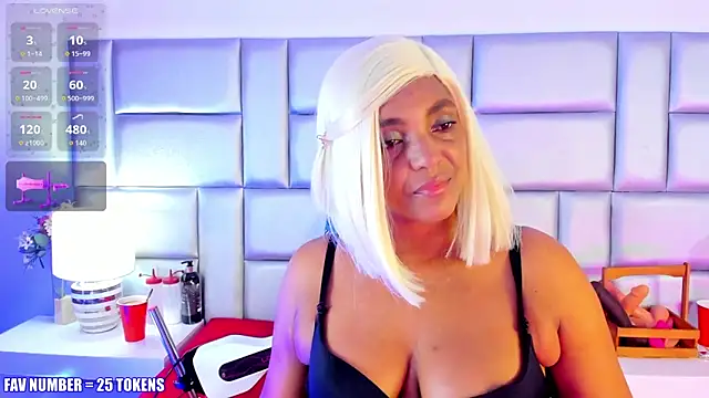 LovelyNickii online show from 11-05-25, 12:49