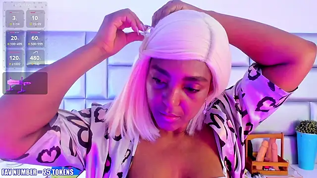 LovelyNickii online show from 11-14-25, 12:48