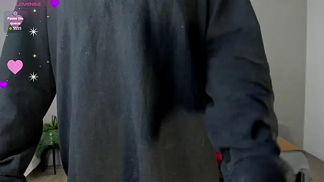 Luxury Woman online show from 10-25-25, 04:42