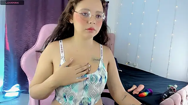 Snapshot of Sophie_Heart chatting on 01-15-25, 08:48 Sophie Heart online show from 01-15-25, 08:48