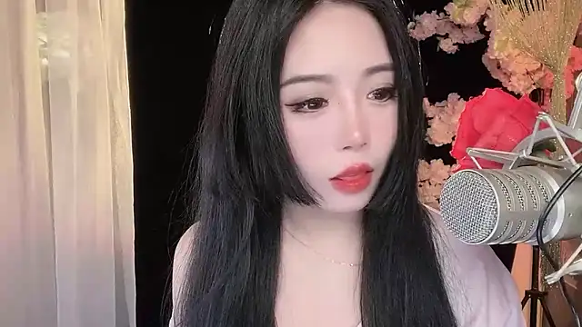 Snapshot of ying-love520 chatting on 02-04-25, 02:10 ying-love520 online show from 02-04-25, 02:10