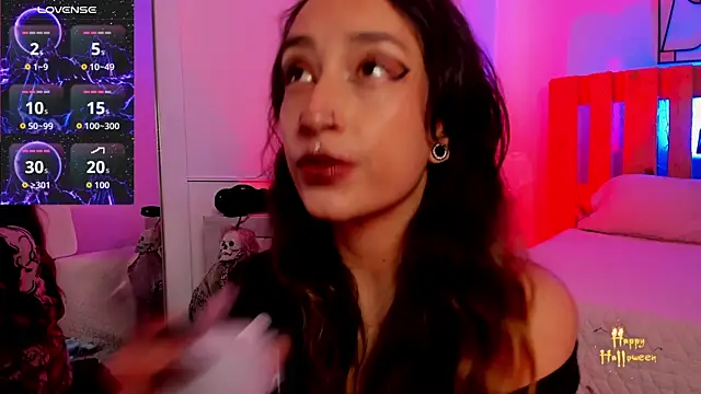 coral jonesss online show from 10-28-25, 03:47