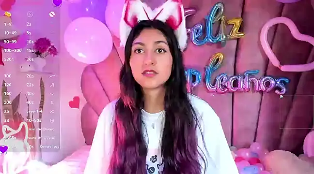 Snapshot of sweetfoxy_17 chatting on 02-17-25, 09:30 sweetfoxy 17 online show from 02-17-25, 09:30