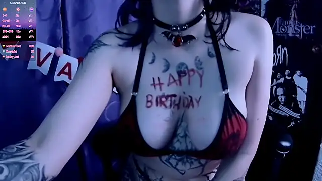 Snapshot of Kimlennox_ chatting on 02-11-25, 01:31 Kimlennox online show from 02-11-25, 01:31