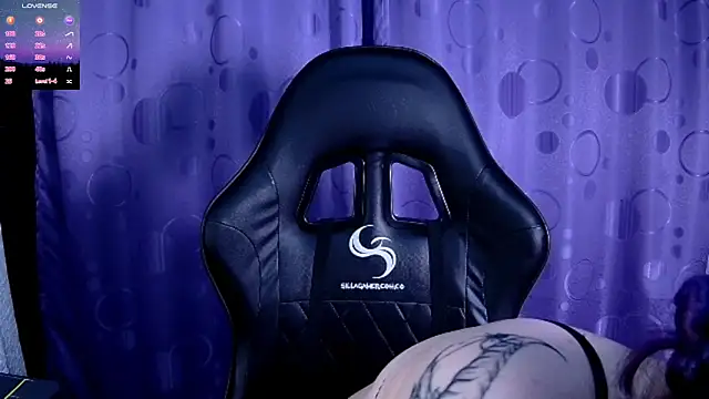 Snapshot of Kimlennox_ chatting on 02-21-25, 09:22 Kimlennox online show from 02-21-25, 09:22