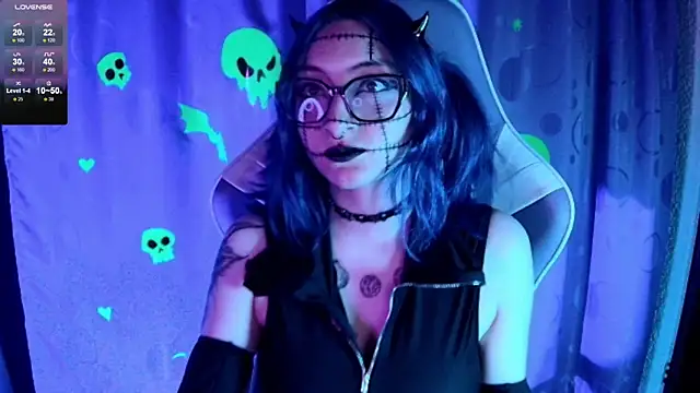 Snapshot of Kimlennox_ chatting on 11-21-25, 02:16 Kimlennox online show from 11-21-25, 02:16