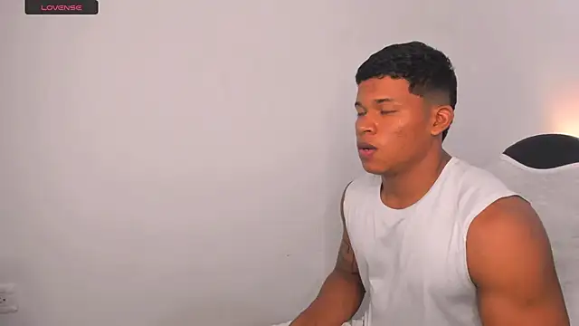 Snapshot of maxsteel177 chatting on 03-04-25, 11:22 maxsteel177 online show from 03-04-25, 11:22