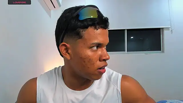 Snapshot of maxsteel177 chatting on 03-14-25, 12:10 maxsteel177 online show from 03-14-25, 12:10