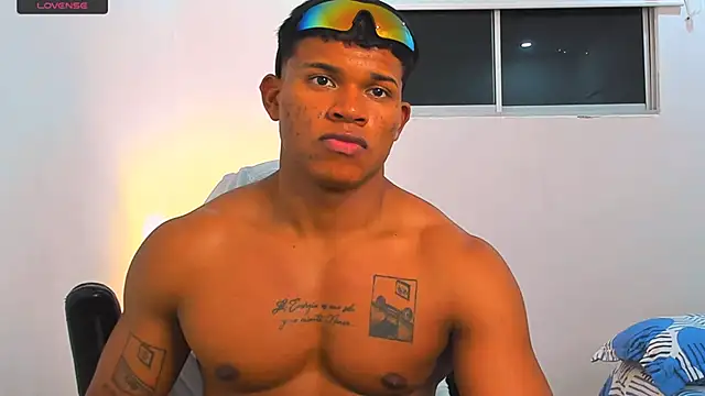 Snapshot of maxsteel177 chatting on 03-14-25, 03:15 maxsteel177 online show from 03-14-25, 03:15