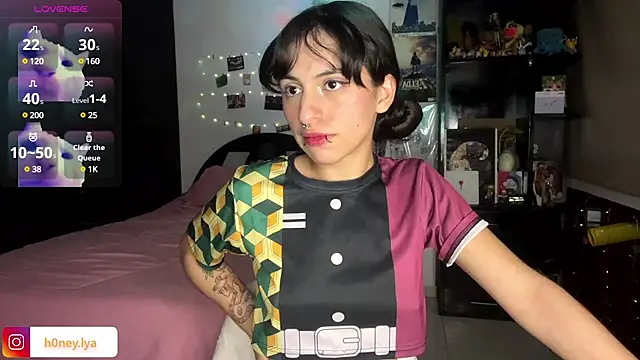 Snapshot of B0nnie_H0ney chatting on 01-17-25, 11:29 B0nnie H0ney online show from 01-17-25, 11:29