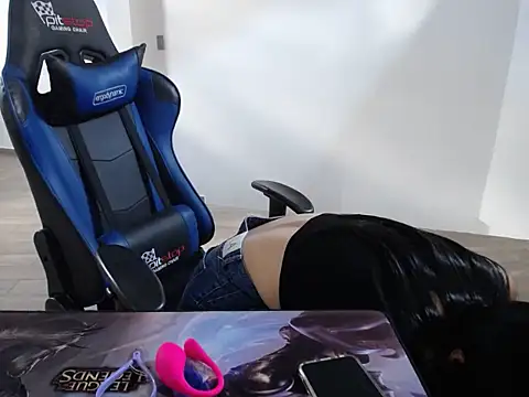 Francheskasmile online show from 02-24-25, 04:36