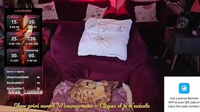 Snapshot of Miss_luxiole chatting on 10-22-25, 11:15 Miss luxiole online show from 10-22-25, 11:15