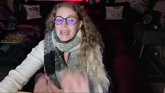 Snapshot of Miss_luxiole chatting on 11-07-25, 05:35 Miss luxiole online show from 11-07-25, 05:35