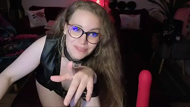 Snapshot of Miss_luxiole chatting on 11-27-25, 05:59 Miss luxiole online show from 11-27-25, 05:59