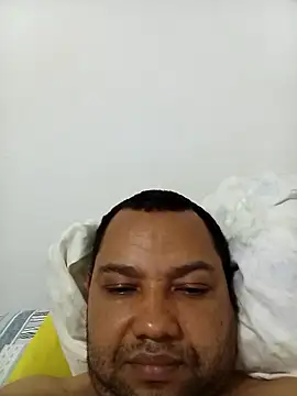 Snapshot of Marcio2235 chatting on 09-20-25, 06:25 Marcio2235 online show from 09-20-25, 06:25