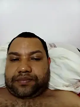 Snapshot of Marcio2235 chatting on 09-24-25, 03:54 Marcio2235 online show from 09-24-25, 03:54