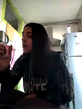 Snapshot of Rosanna_Rennie chatting on 02-04-25, 06:25 Rosanna Rennie online show from 02-04-25, 06:25