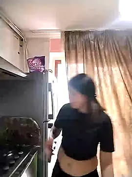 Snapshot of Rosanna_Rennie chatting on 02-19-25, 10:56 Rosanna Rennie online show from 02-19-25, 10:56