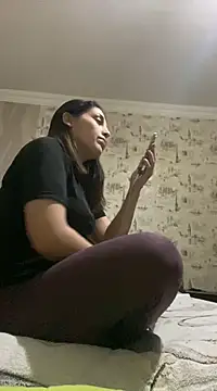 Snapshot of Rosanna_Rennie chatting on 02-25-25, 06:42 Rosanna Rennie online show from 02-25-25, 06:42