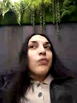 Snapshot of Rosanna_Rennie chatting on 03-05-25, 12:11 Rosanna Rennie online show from 03-05-25, 12:11