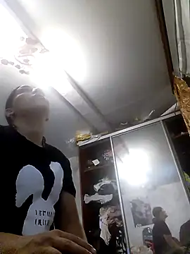 Snapshot of Rosanna_Rennie chatting on 09-22-25, 01:24 Rosanna Rennie online show from 09-22-25, 01:24