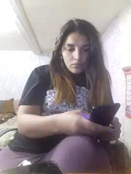 Snapshot of Rosanna_Rennie chatting on 10-18-25, 08:37 Rosanna Rennie online show from 10-18-25, 08:37