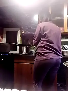 Snapshot of Rosanna_Rennie chatting on 10-28-25, 12:41 Rosanna Rennie online show from 10-28-25, 12:41